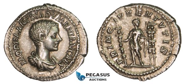 AA756, Roman Empire, Diadumenian Caesar (217-218 AD) AR Denarius (3.28g) Rome, Prince between standards