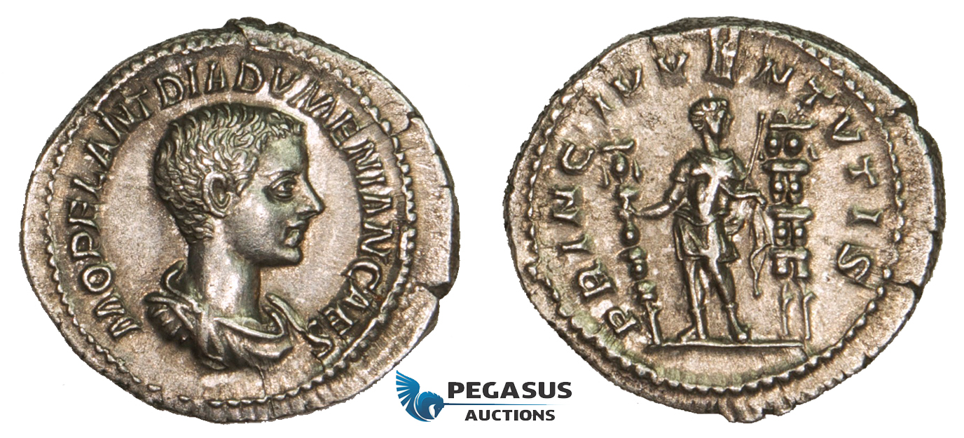 AA756, Roman Empire, Diadumenian Caesar (217-218 AD) AR Denarius (3.28g) Rome, Prince between standards